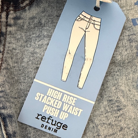 Refuge High Rise Light Blue Jeans - Picture 11 of 13